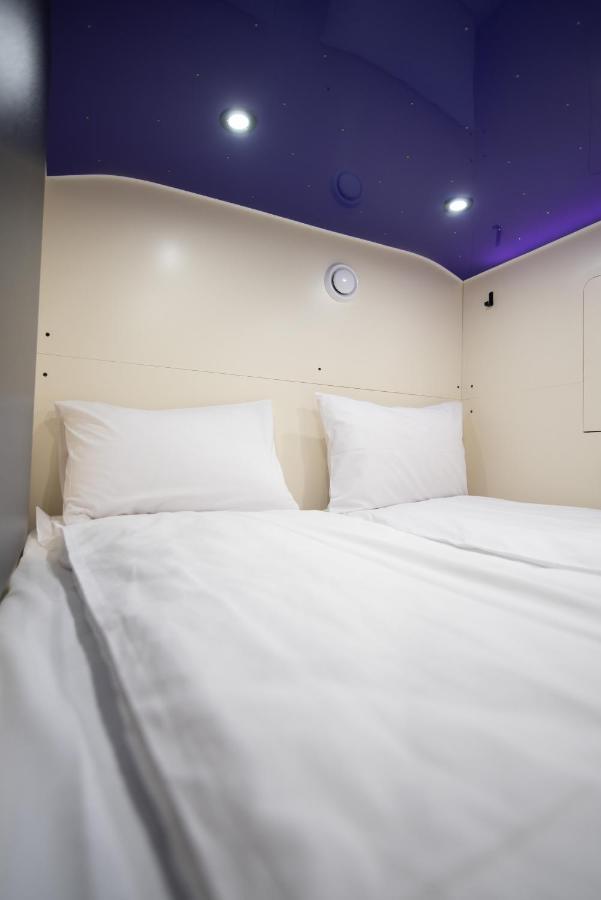 Capsule Hotel Constellation 91 Lviv Exterior photo